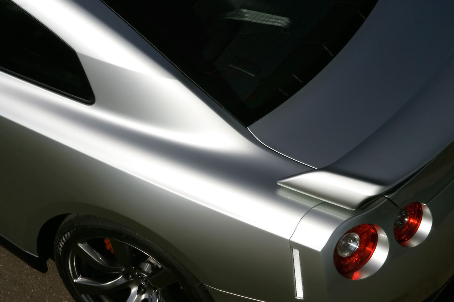 NISSAN_GT-R_2008_30