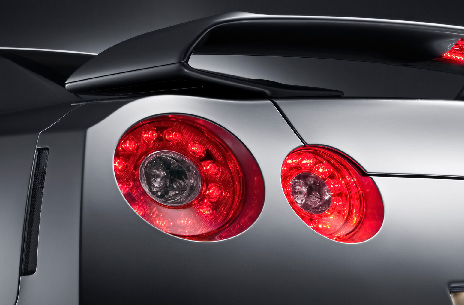 NISSAN_GT-R_2008_34
