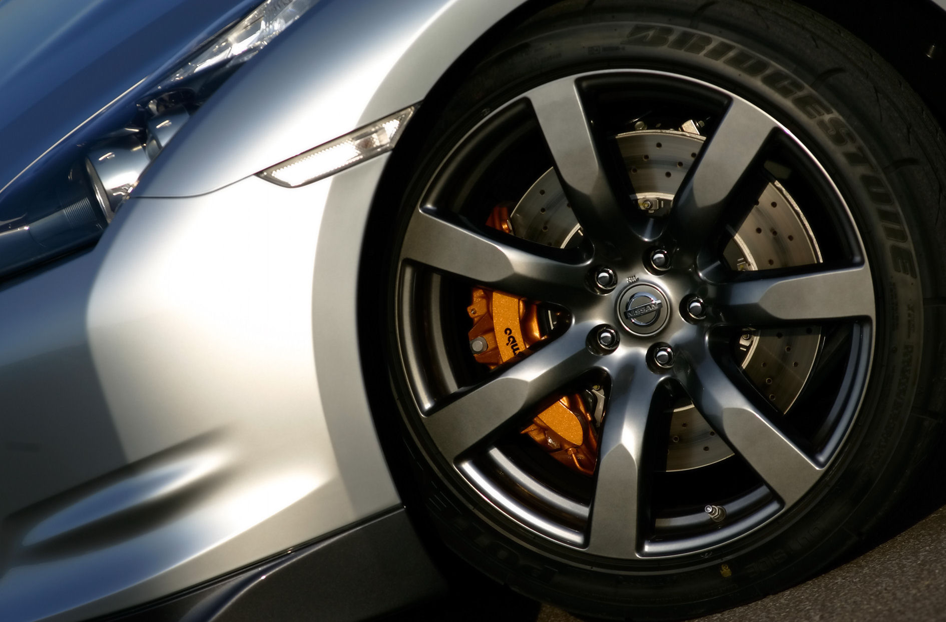 NISSAN_GT-R_2008_39