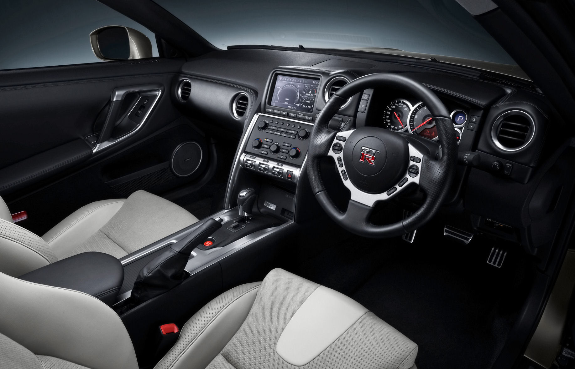 NISSAN_GT-R_2008_45